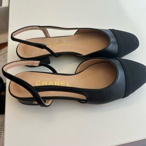 Women’s CC flats size 35